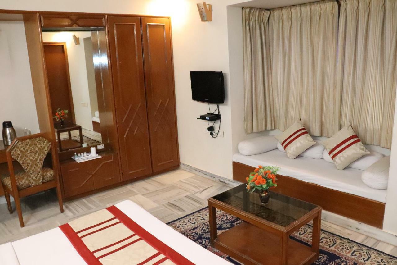 Geetco Hotel Jalor Exterior photo